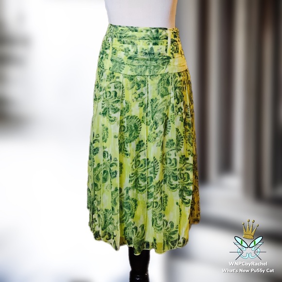 WD NY Silk Carwash Skirt, Size 6 **Fits 8-10** - Picture 3 of 10